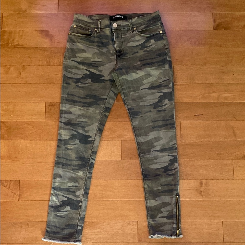 Express Camouflage Mid Rise Legging Jeans Ankle Zip Frayed Hem Size 8L